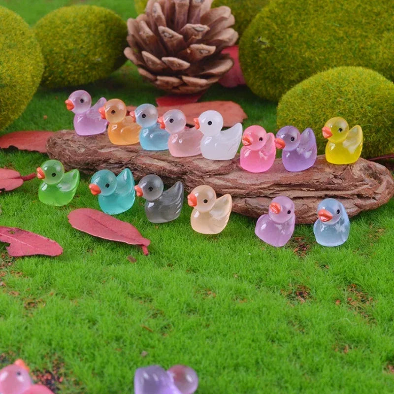 500-50pcs Luminous Mini Ducks Moss Microlandscape Miniature Duck Figurines Fairy Garden Access Home Decor Glow in The Dark